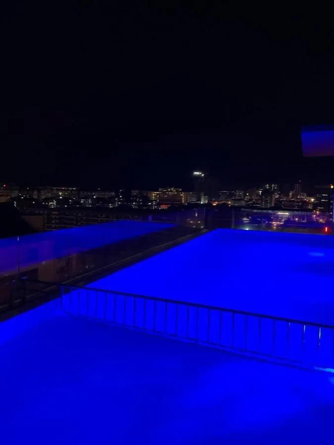 Sky Suite Top Floor With Rooftop Pool & Gym Kota Kinabalu