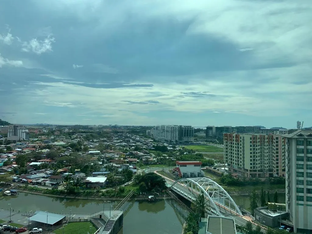 Sky Suite Top Floor With Rooftop Pool & Gym Kota Kinabalu 4*,